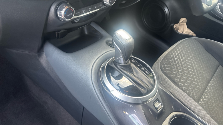 Nissan Juke 1.0 DiG-T 114 N-Connecta 5dr DCT Petrol Hatchback